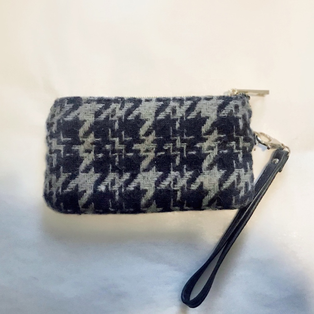 Navy plaid wristlet